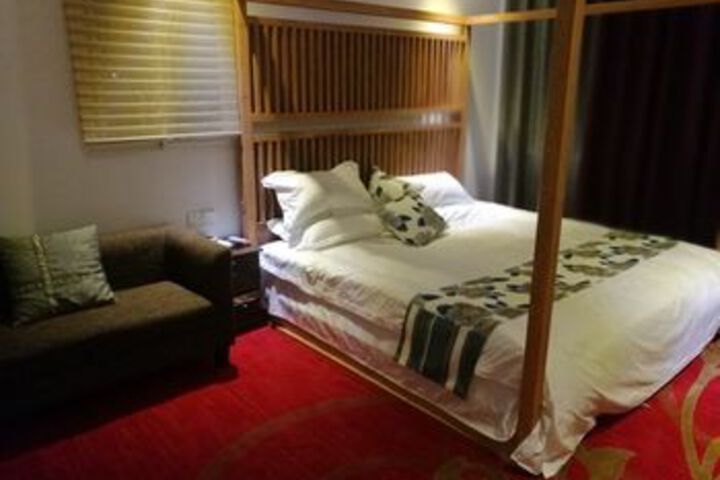 Room 13 of 39