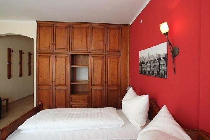 Room 10 of 55