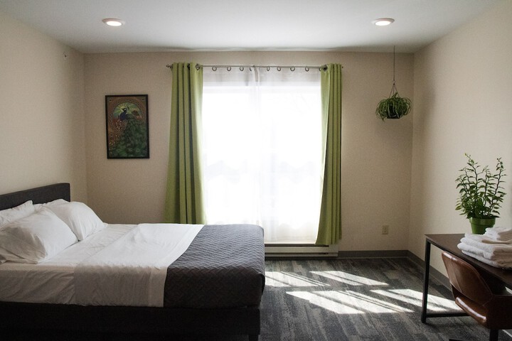 Room 7 of 18