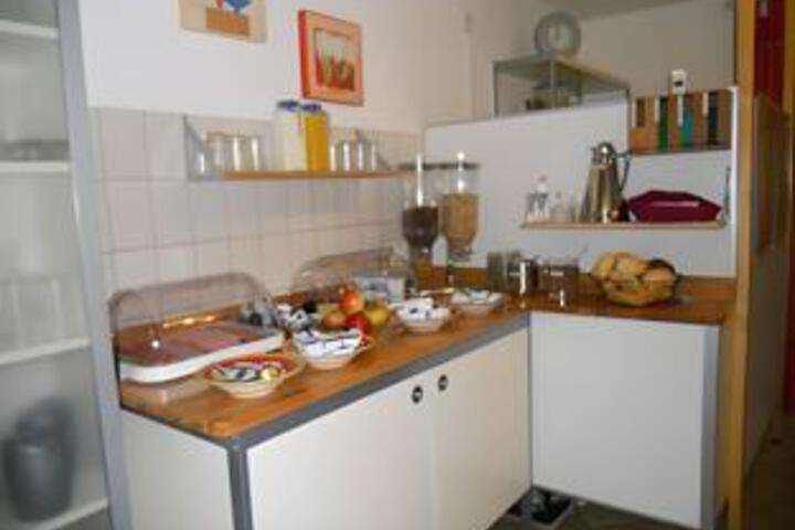 Breakfast/Coffee Service 16 of 60