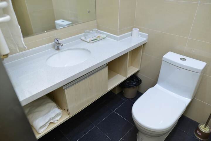 Room 7 of 26