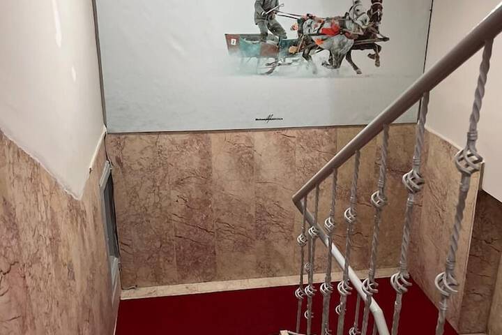 Room 10 of 17