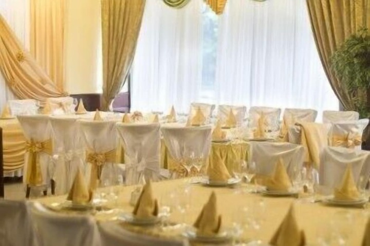Ballroom/Hall 33 of 36