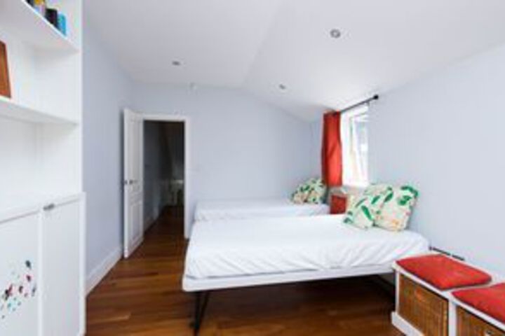 Room 14 of 27