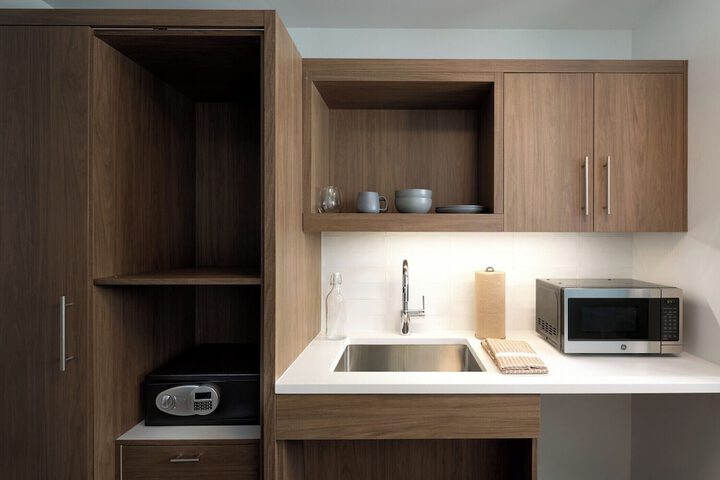 Room 15 of 38