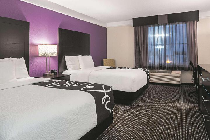 1 King Bed (1 of 10)