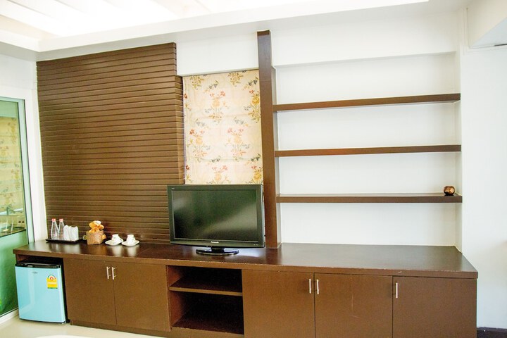 Room 11 of 30