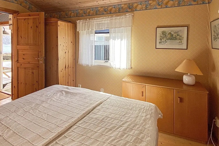 Room 2 of 15