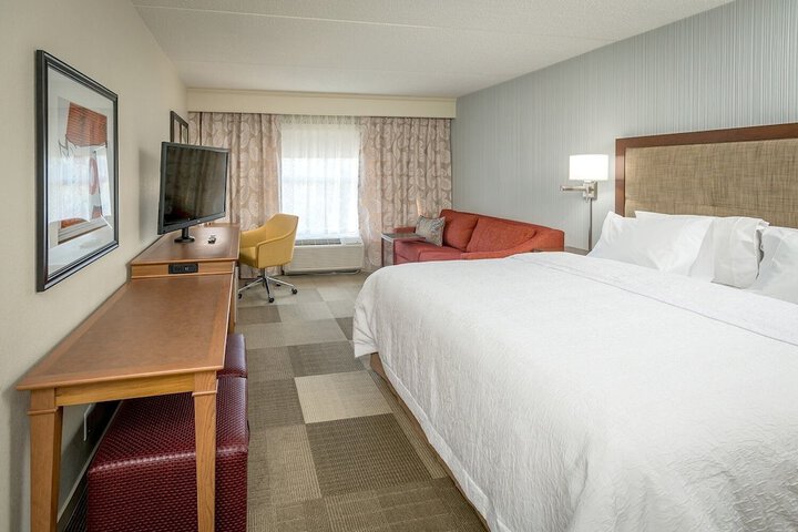 1 King Bed (1 of 7)