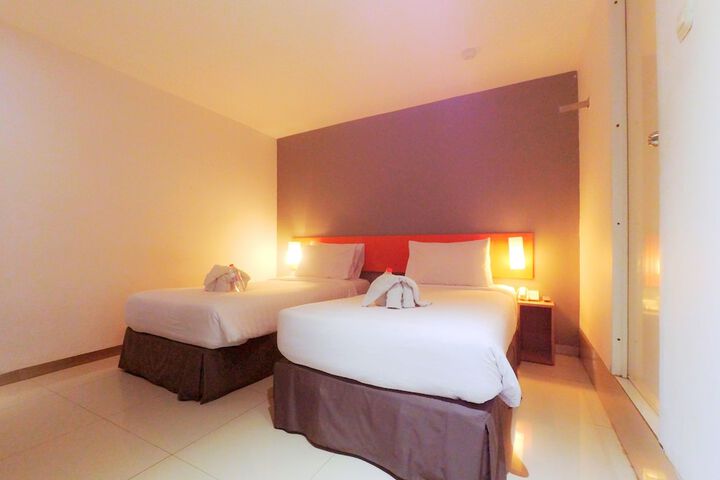 Room 4 of 17