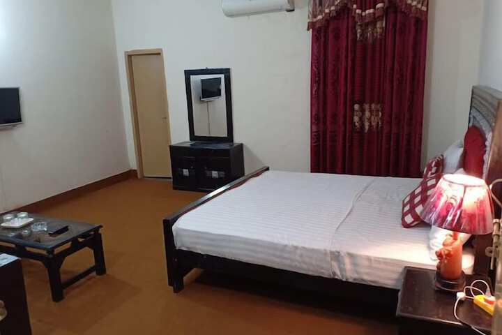 Room 8 of 8