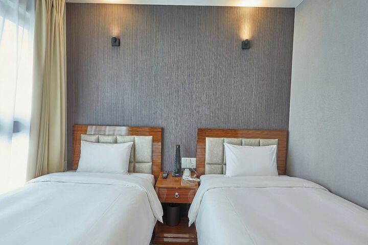 Room 25 of 97