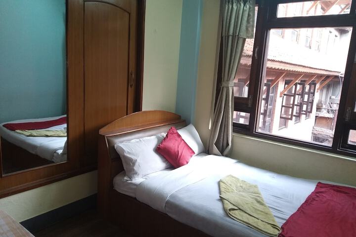 Room 8 of 36