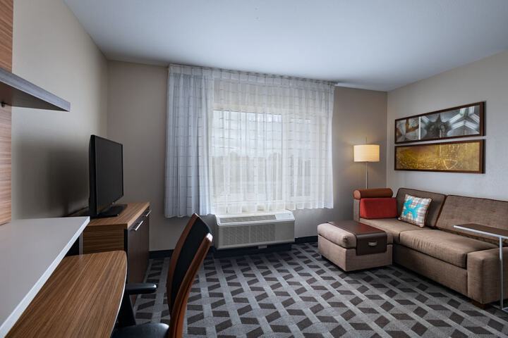 Room 11 of 26