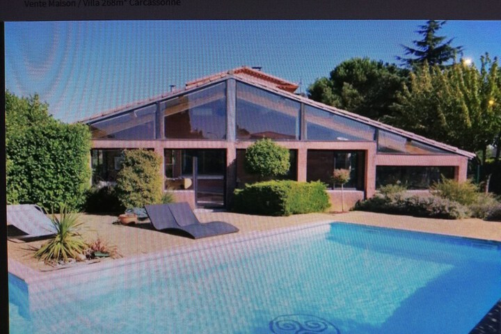 Pool 21 of 37