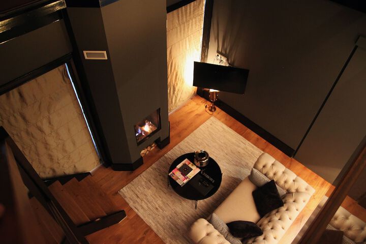 Room 12 of 106