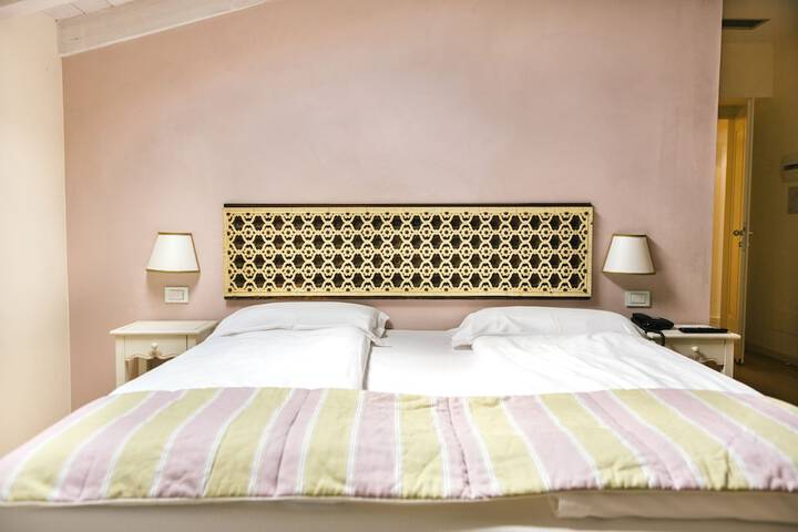 Room 10 of 75
