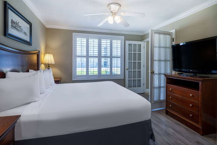 2 Queen Beds No Elevator (10 of 15)