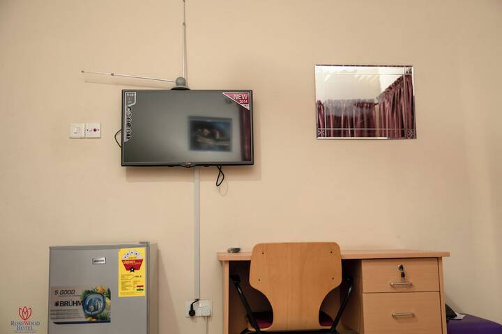 Room 9 of 119