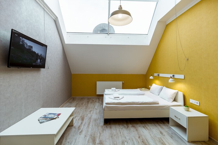 Room 16 of 146