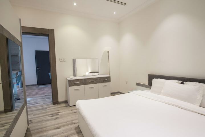 Room 6 of 42