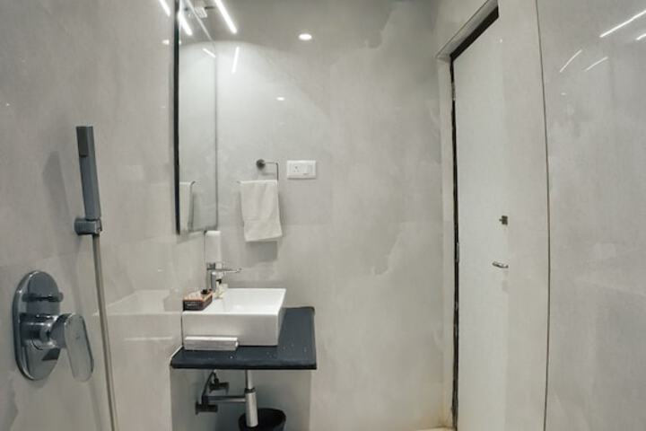 Room 132 of 161
