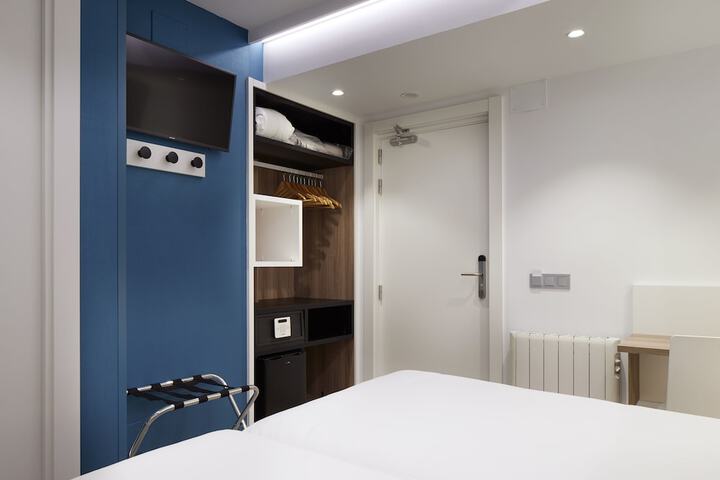 Room 28 of 56