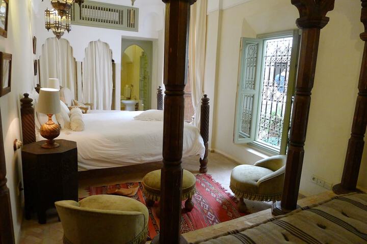 Room 27 of 119