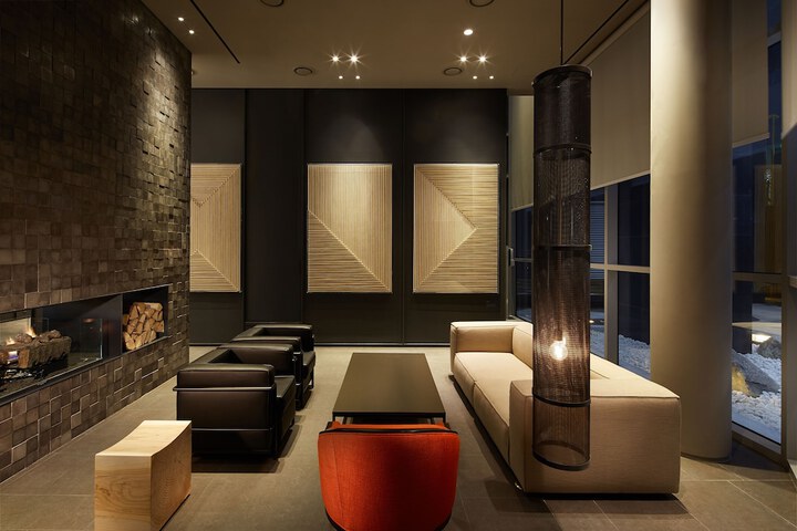 Entrance & Lobby