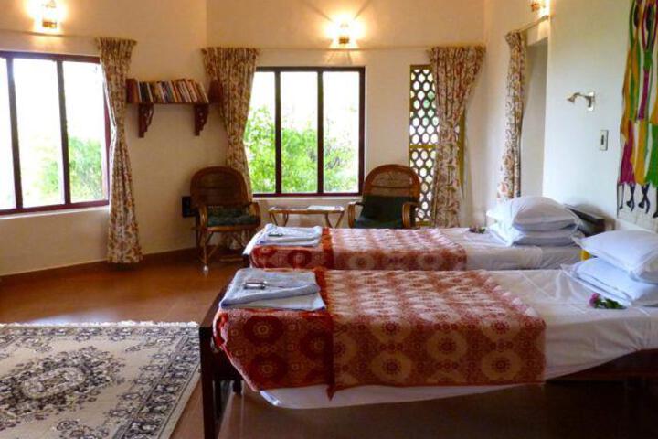 CARDAMOM HOUSE