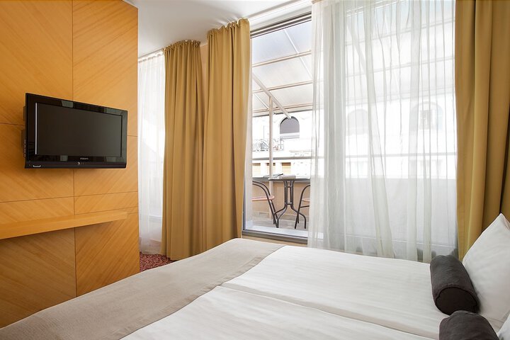 Room 18 of 62