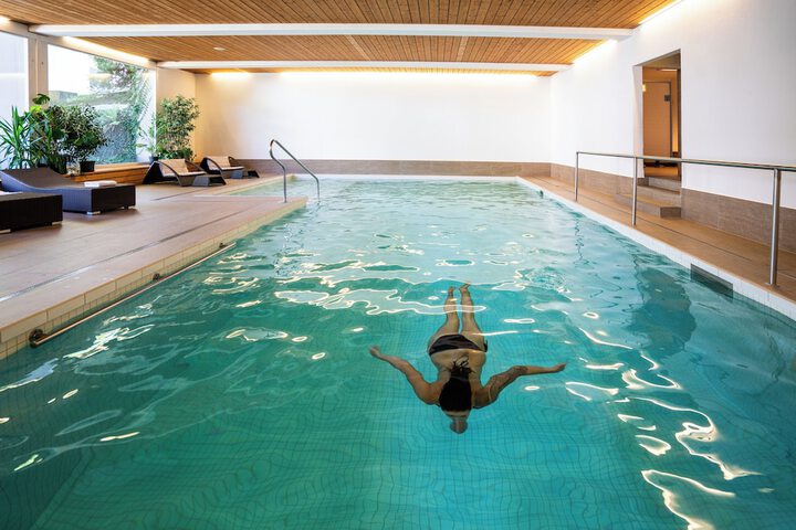 Pool 17 of 44