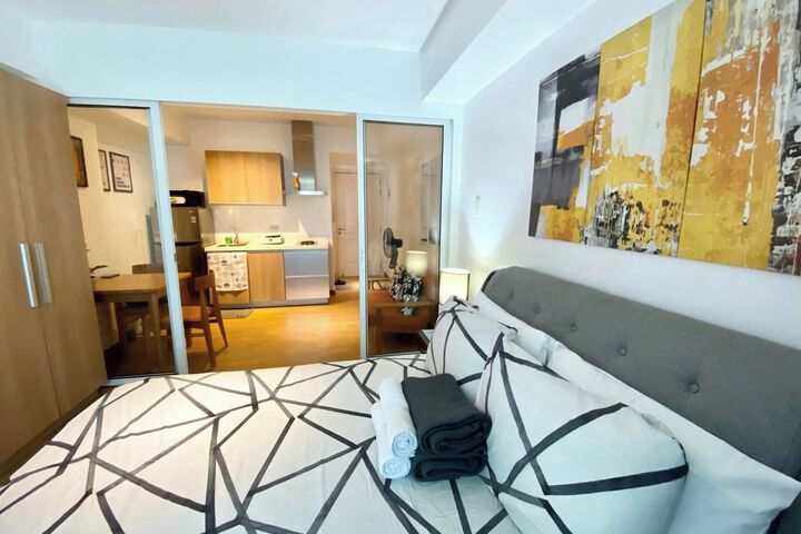 Room 8 of 15