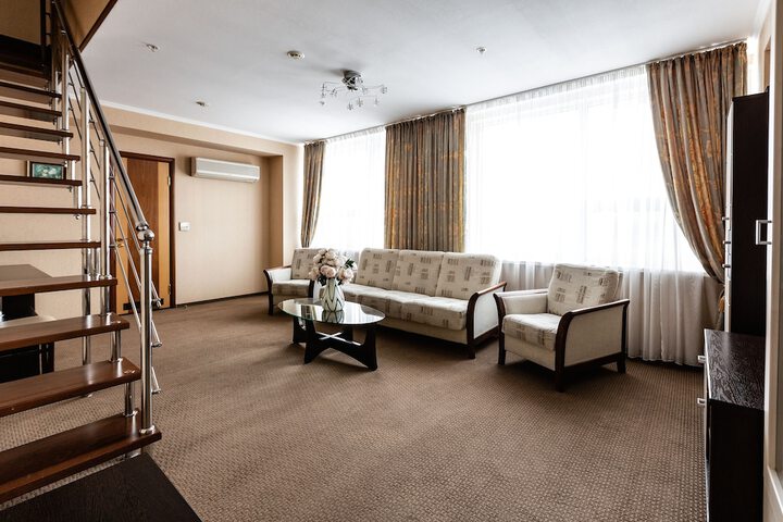 Room 26 of 102