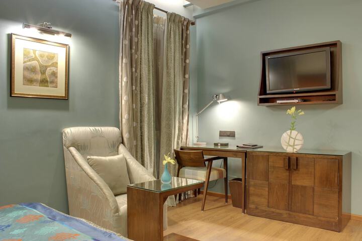 Room 12 of 36