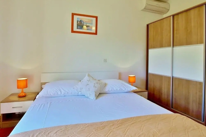 Room 3 of 13