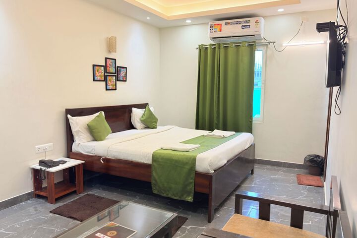 Room 52 of 59
