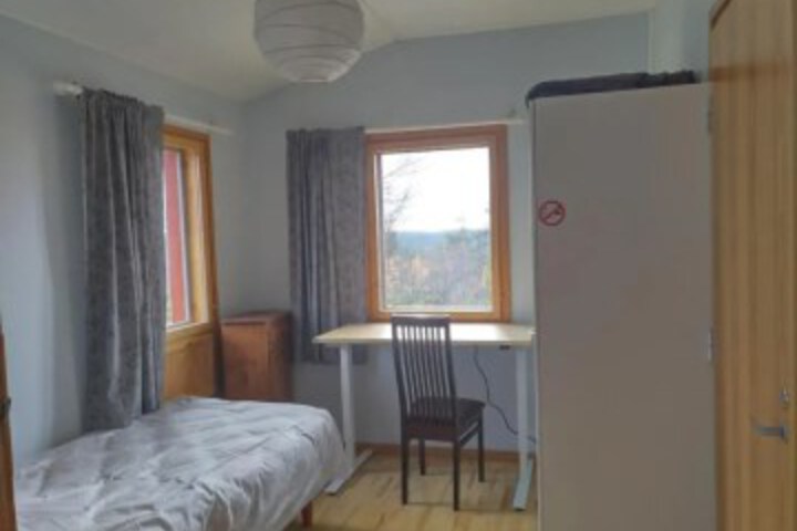 Room 4 of 17