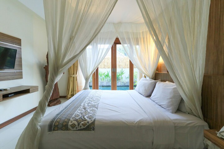 Room 12 of 62