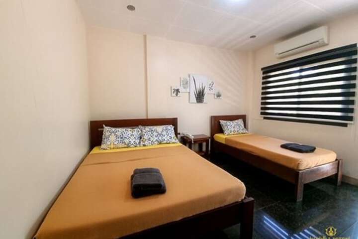 Room 8 of 38