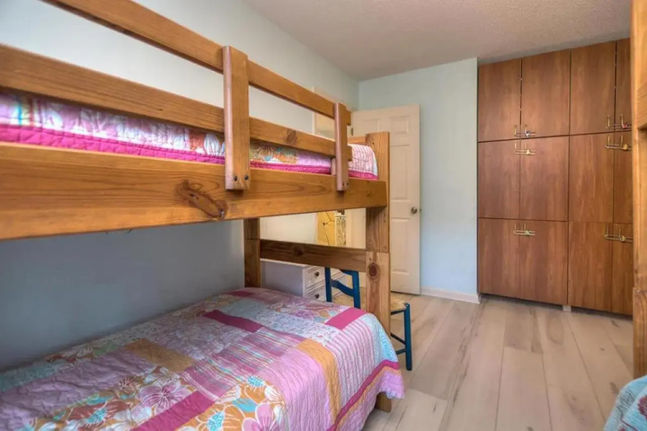 Room 6 of 24