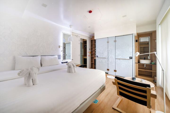 Room 46 of 113