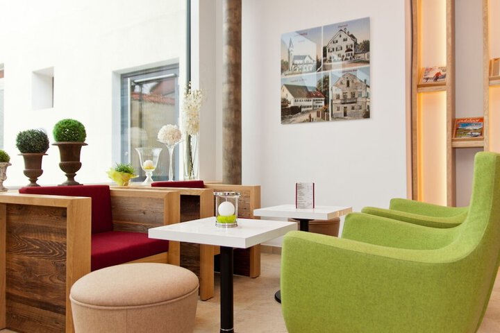 Hotel Interior 4 of 32
