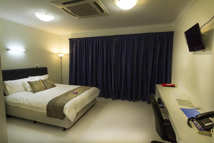 Room 5 of 50