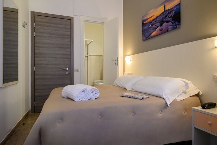 Room 8 of 37