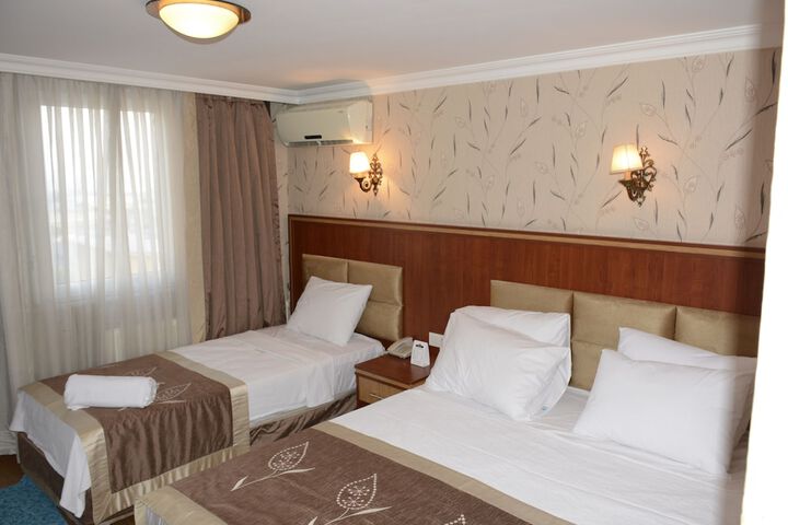 Room 13 of 34
