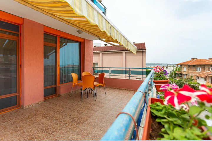 Terrace/Patio 57 of 110