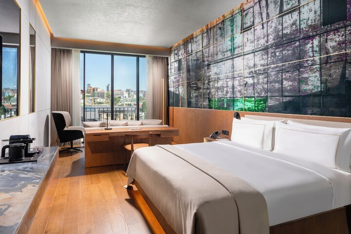Room 33 of 89