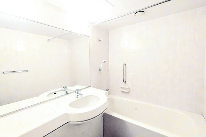 Room 18 of 50