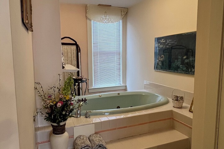 Jetted tub